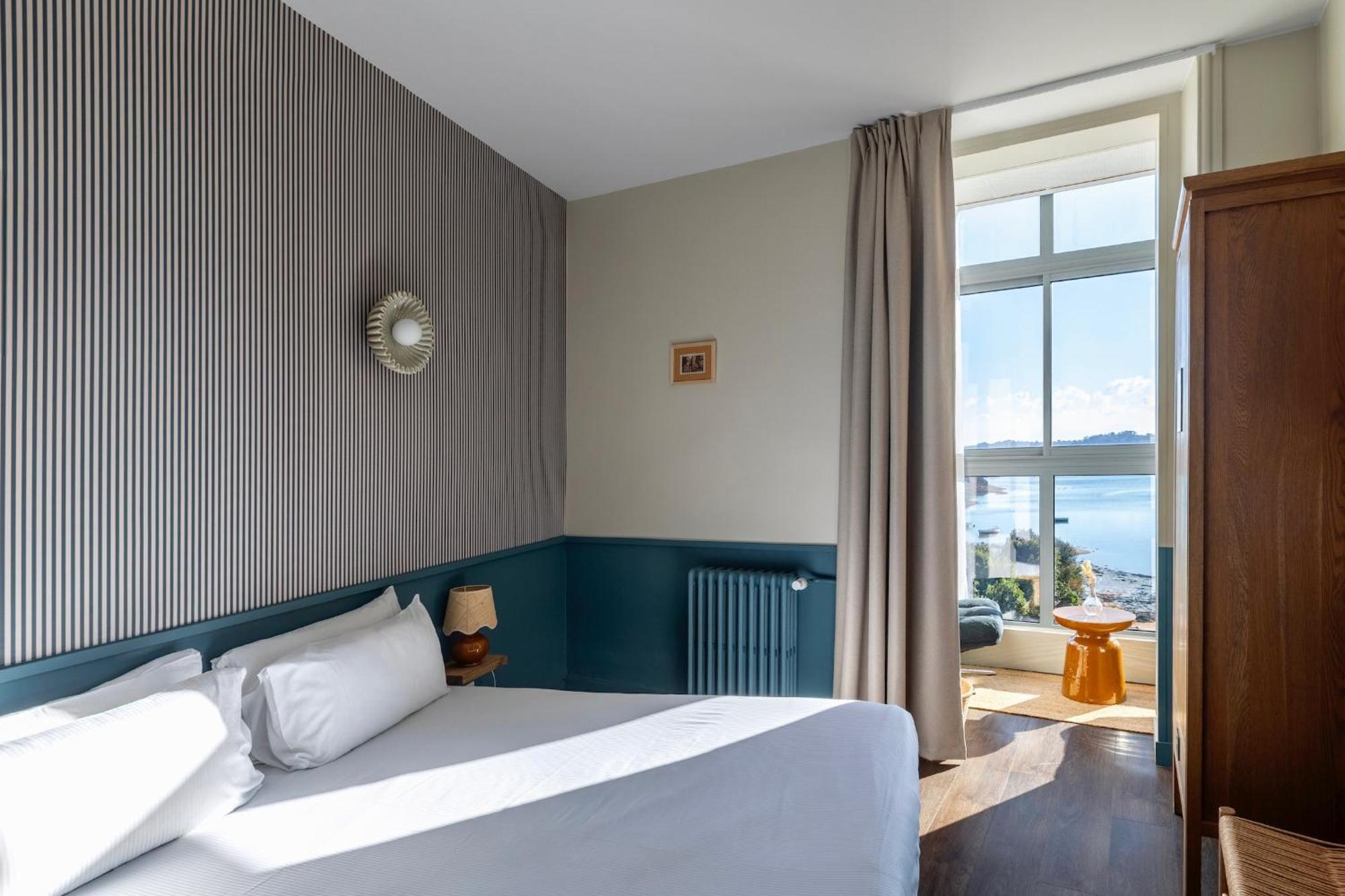 Hotel Bellevue Бреа Экстерьер фото